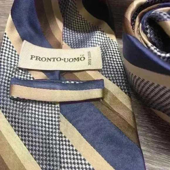 Pronto Uomo Tie. 100%Silk. - Picture 2 of 4
